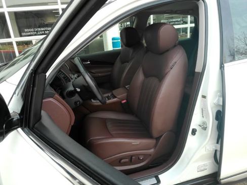 Used 2017 INFINITI QX50 2WD w/ Technology Package image 6