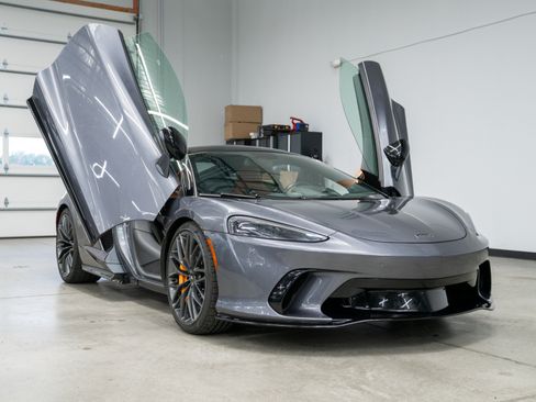 Used 2025 McLaren GTS RWD image 3
