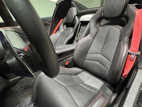 Used 2022 Chevrolet Corvette Stingray Premium Conv w/ Z51 Performance Package RWD image 15