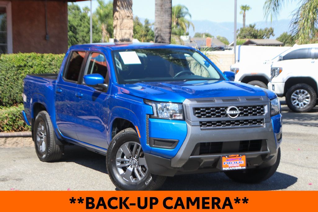 Used 2025 Nissan Frontier SV RWD image 2