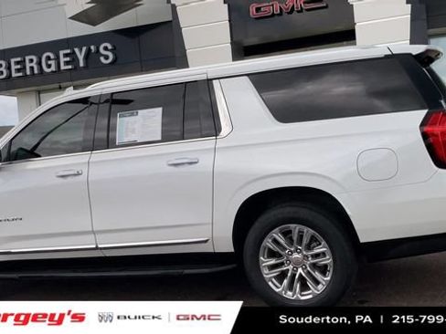 Used 2022 GMC Yukon XL SLT w/ SLT Premium Package AWD/4WD image 8