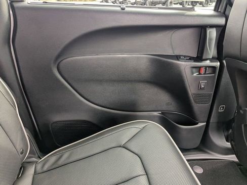 New 2026 Chrysler Pacifica Limited w/ Trailer Tow Group image 37