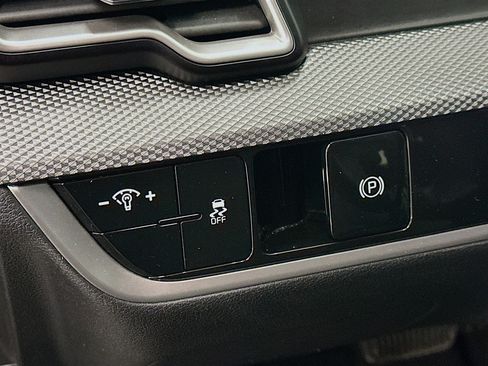 Used 2024 Kia Sportage LX image 17