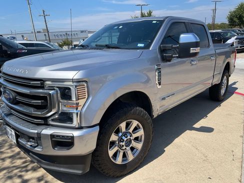 Used 2022 Ford F250 Platinum w/ FX4 Off-Road Package AWD/4WD image 8