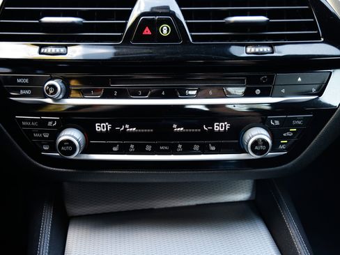 Used 2019 BMW 540i xDrive w/ M Sport Package image 44