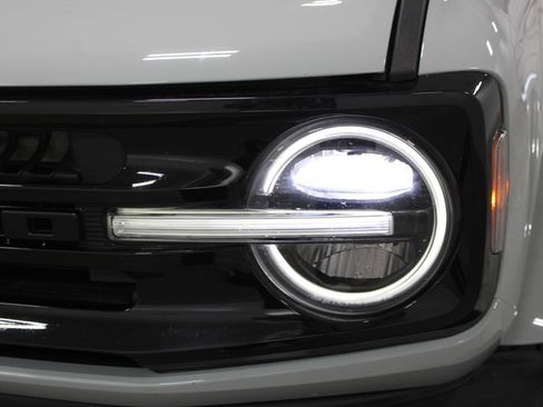 Used 2022 Ford Bronco Outer Banks image 12