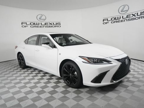 Certified 2022 Lexus ES 300h F Sport w/ Accessory Package image 3