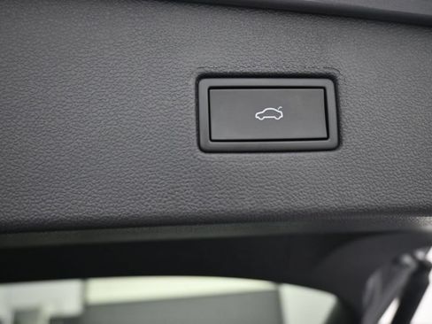 Used 2024 Volkswagen Tiguan SE R-Line FWD image 44