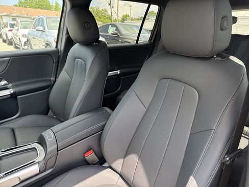 New 2026 Mercedes-Benz GLB 250 image 9