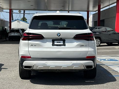 Used 2024 BMW X5 xDrive40i w/ Premium Package AWD/4WD image 5