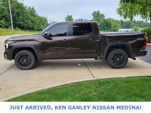 Used 2025 Toyota Tundra Limited AWD/4WD image 7