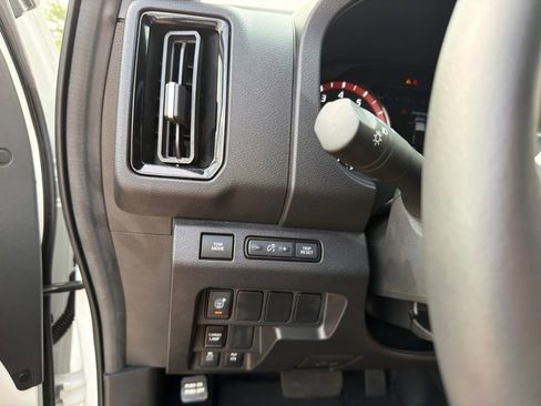 Used 2026 Nissan Frontier PRO-4X AWD/4WD image 27