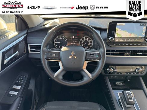 Used 2024 Mitsubishi Outlander SE image 21