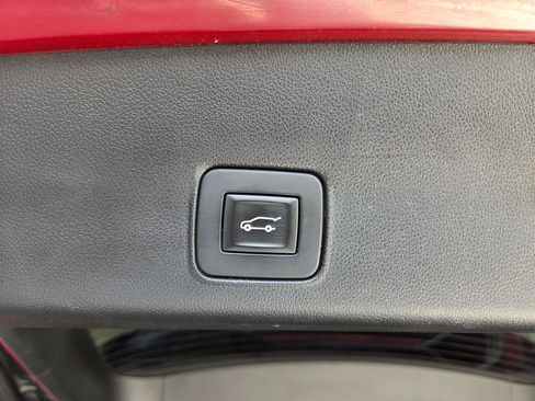 Used 2021 Chevrolet TrailBlazer RS w/ Sun and Liftgate Package image 11