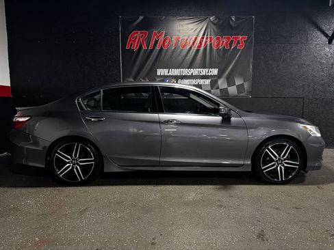 Used 2016 Honda Accord Touring image 6