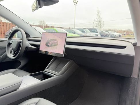 Used 2026 Tesla Model Y Long Range image 30