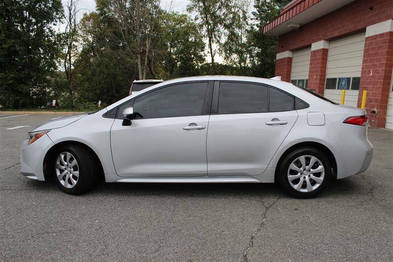 Used 2021 Toyota Corolla LE w/ Carpet Mat Package (TMS) FWD image 2