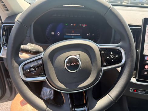 Used 2025 Volvo XC90 B5 Plus AWD/4WD image 15