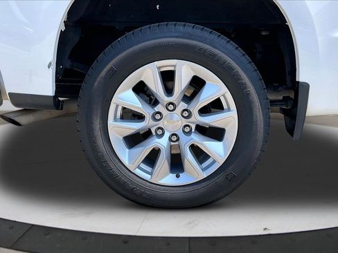 Used 2022 Chevrolet Silverado 1500 Custom AWD/4WD image 35