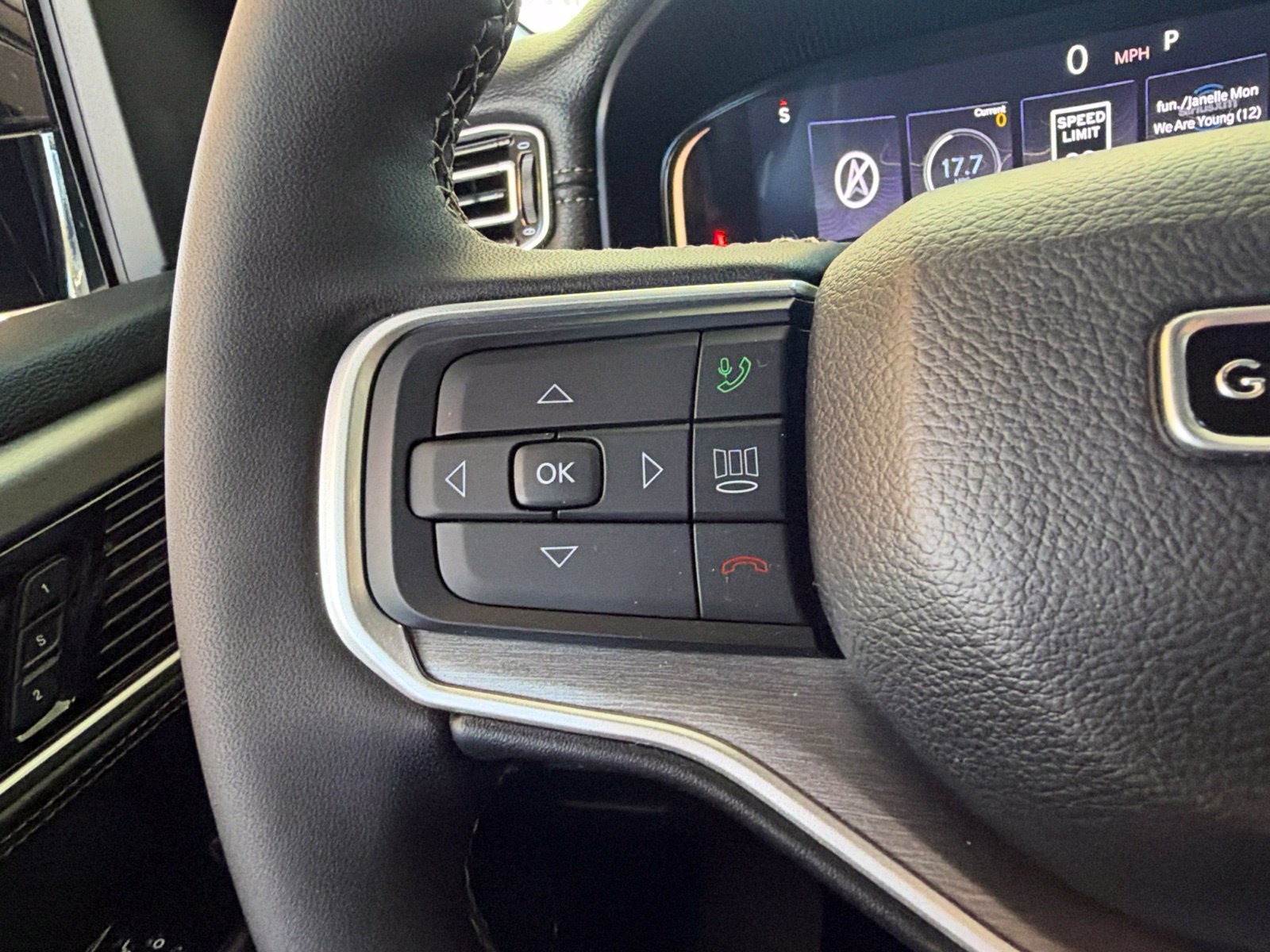 Used 2026 Jeep Grand Wagoneer L Limited w/ 8-Passenger Seating Package AWD/4WD image 21