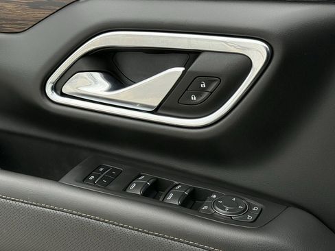 Certified 2023 Chevrolet Suburban Premier image 20