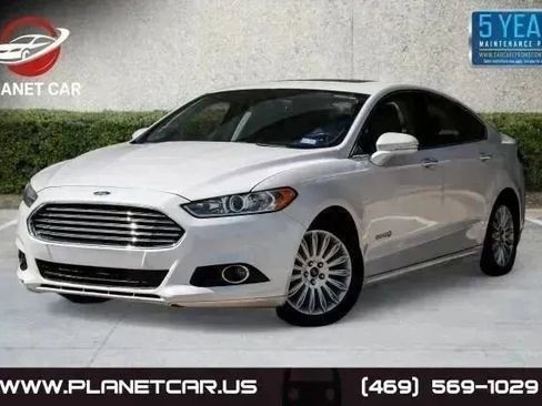 Used 2016 Ford Fusion SE w/ Equipment Group 502A FWD image 1