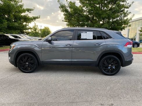 Used 2025 Volkswagen Atlas Cross Sport SE AWD/4WD image 4