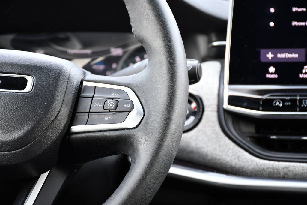 Used 2023 Jeep Compass Latitude AWD/4WD image 27