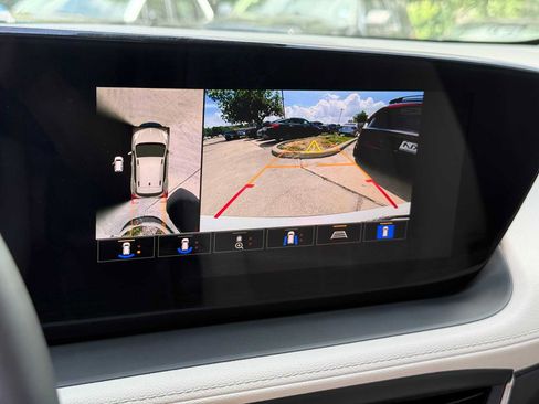 Used 2025 Buick Encore GX Avenir w/ Avenir Technology Package FWD image 15