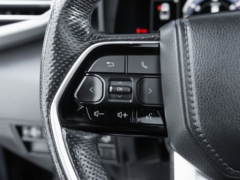 Used 2024 Toyota Tundra Platinum image 18