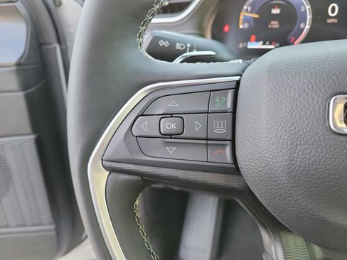 Certified 2025 Jeep Grand Cherokee Altitude RWD image 23