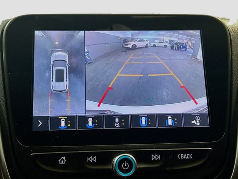 Used 2021 Chevrolet Equinox Premier AWD/4WD image 9
