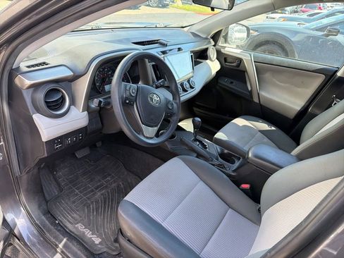 Used 2015 Toyota RAV4 LE FWD image 2