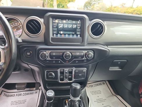 Used 2019 Jeep Wrangler Unlimited Sahara AWD/4WD image 23