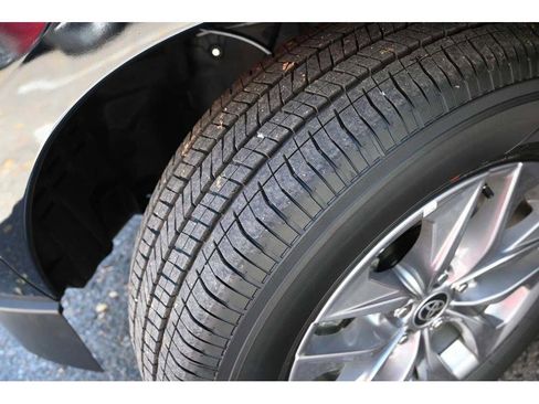 New 2025 Toyota Sienna XLE image 11