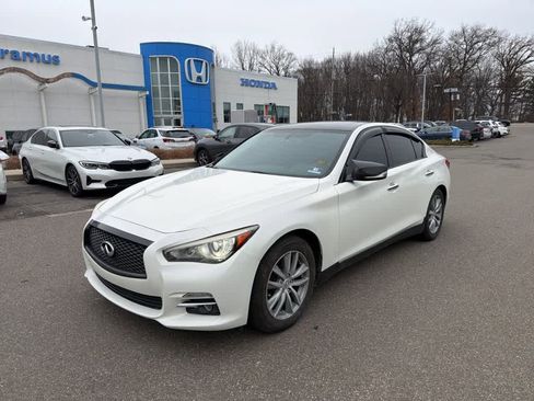 Used 2016 INFINITI Q50 Premium w/ 2.0T Premium Plus Package image 3