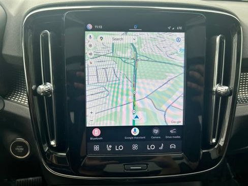 Certified 2025 Volvo XC40 B5 Plus AWD/4WD image 23