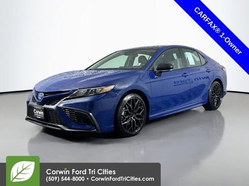 Used 2024 Toyota Camry SE image 5