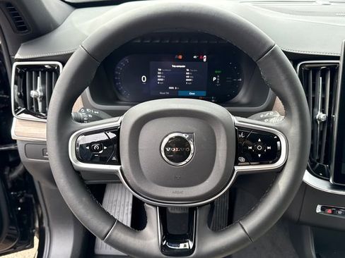 New 2026 Volvo XC90 T8 Plus w/ Protection Package Premier AWD/4WD image 11