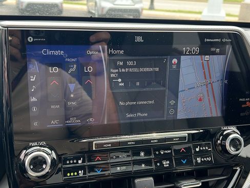 Certified 2021 Toyota Highlander Platinum image 16