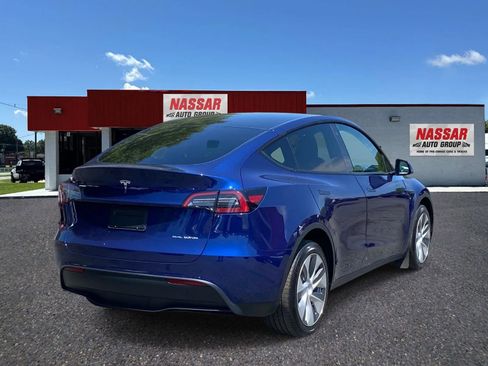 Used 2023 Tesla Model Y Long Range AWD/4WD image 4