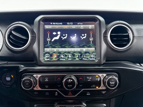 Used 2022 Jeep Wrangler Unlimited Sahara AWD/4WD image 25