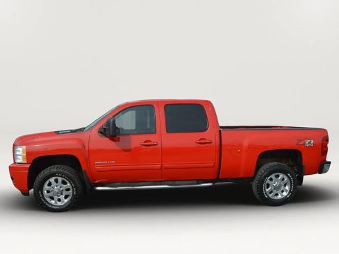 Used 2014 Chevrolet Silverado 2500 LTZ w/ LTZ Plus Package image 2