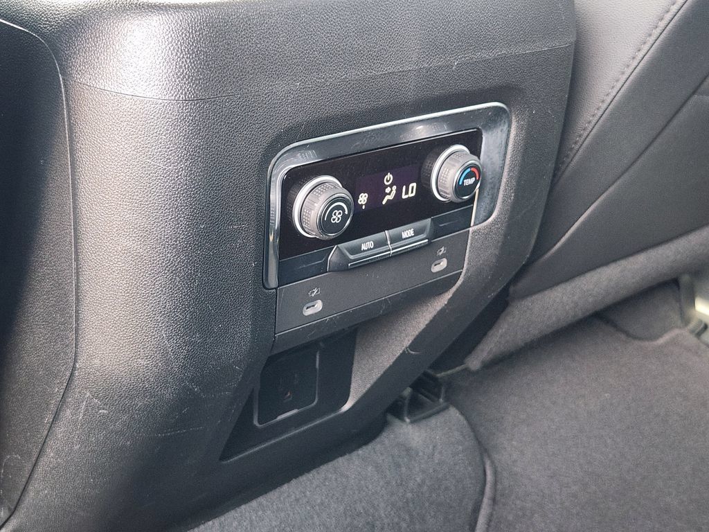 Used 2022 Chevrolet Tahoe RST RWD image 29