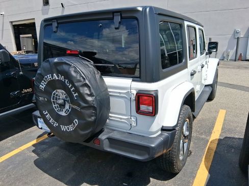 Used 2022 Jeep Wrangler Unlimited Sahara w/ Dual Top Group AWD/4WD image 11
