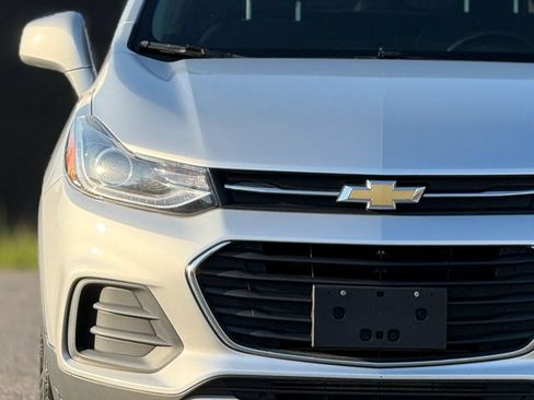 Used 2019 Chevrolet Trax LT w/ LT Convenience Package AWD/4WD image 11