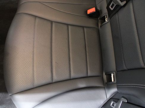 Used 2021 Mercedes-Benz GLC 300 image 17