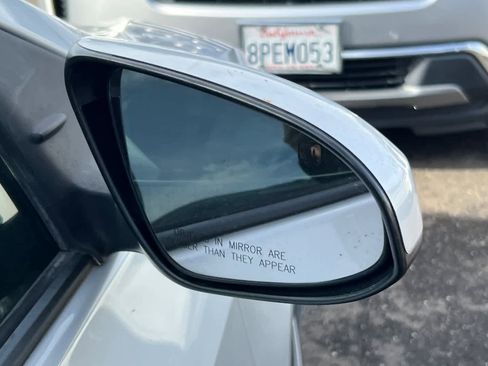 Used 2019 Toyota Corolla L image 13