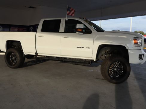 Used 2017 GMC Sierra 3500 Denali w/ Duramax Plus Package image 6