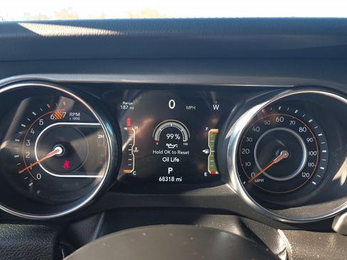 Used 2023 Jeep Wrangler Sahara image 24